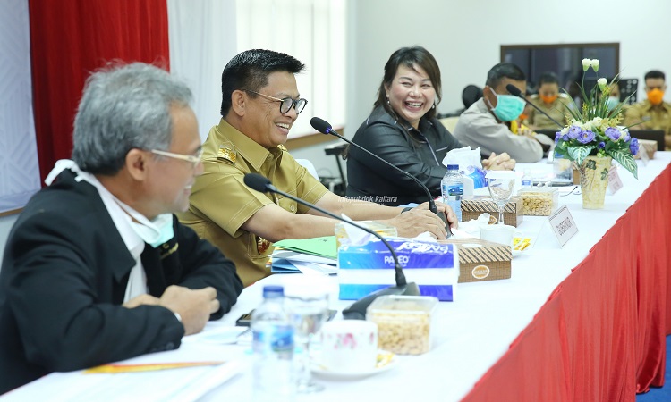31-Rapat Covid_Foto Utama