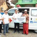Peduli  Kesehatan, Jamkrindo Serahkan Bantuan Mobil Ambulance