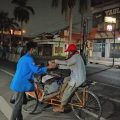 Refleksi 4th Komisariat Sunan Amangkurat 1 Tegal, Bagikan Ratusan Nasi Bungkus ke Tukang Becak