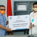 Serahkan BLT Tahap II, Gubernur Ajak Warga Taati Protokol Kesehatan