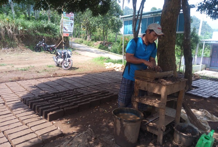 Miftahudin Kepala SMK Maarif 02 Brebes