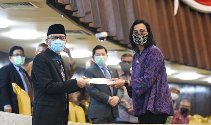 menkeu-dalam-paripurna-15juni2020
