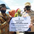 Selain APBN, Gubernur Serahkan Bantuan APBD