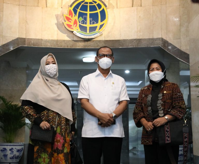 Ketua BAP DPD RI Bambang Sutrisno (tengah)/ISTIMEWA