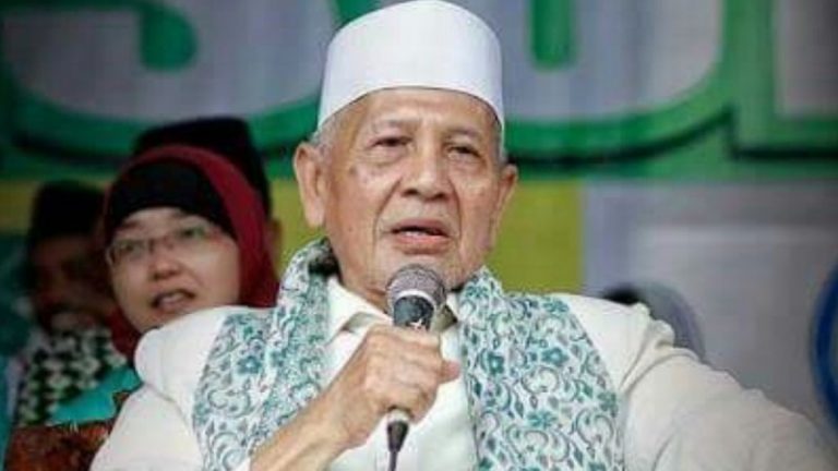 KH Sya’roni Ahmadi