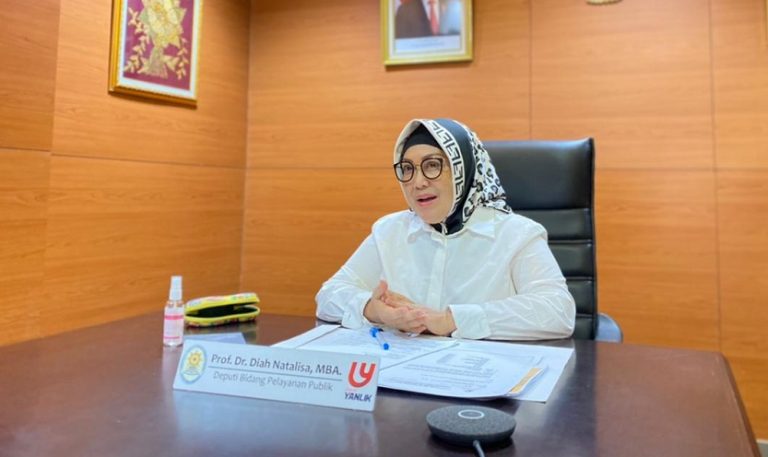 Deputi bidang Pelayanan Publik Kementerian  PANRB Diah Natalisa