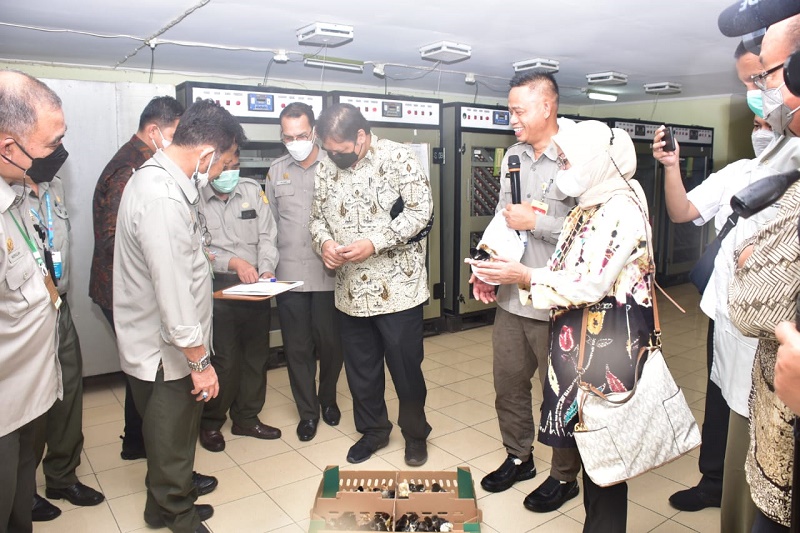 Menteri Pertanian Syahrul Yasin Limpo (Mentan SYL) bersama Menteri Koordinator (Menko) Perekonomian, Airlangga Hartarto mengunjungi Balai Penelitian Ternak, Ciawi, Bogor, Kamis (6/4/2021).