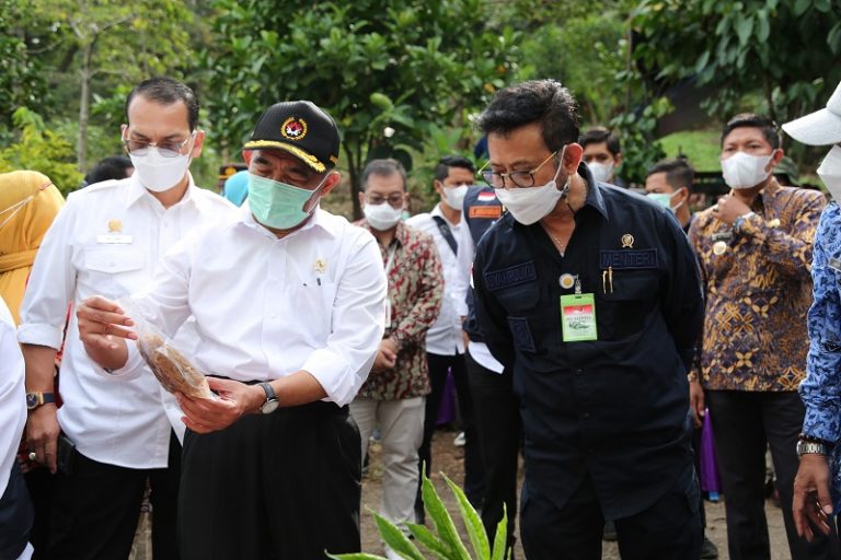 Menko PMK Muhadjir Effendy dan Mentan Syahrul Yasin Limpo
