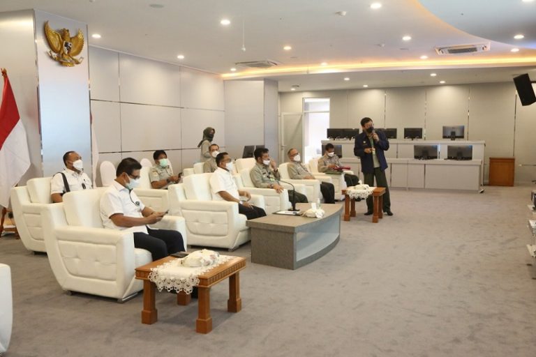 Kepala Staf Presiden (KSP) Moeldoko meninjau sistem teknologi Kementerian Pertanian