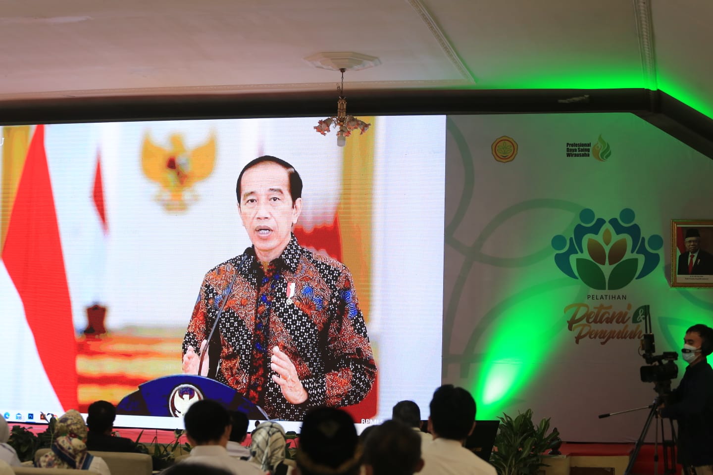 WhatsApp ImPresiden Jokowi Saat membuka pelatihan Petani Milenialage 2021-08-06 at 13.31.24
