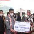 Semangat Mentan Syahrul Menghadiri Panen Padi Varietas Unggul di Kalbar