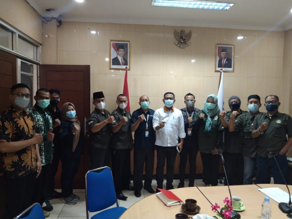 Dewan Pimpinan Wilayah Garda Buruh Migran Indonesia (DPW Garda BMI) Jawa Barat melakukan pertemuan Unit Pelaksana Teknis (UPT) Badan Pelindungan Pekerja Migran Indonesia (BP2MI) Jawa Barat dalam rangka senergitas Perlindungan Pekerja Migran Indonesia dan Penyelamatan Pekerja Migran Indonesia (PMI) yang bermasalah di Luar Negeri pada Senin, (20/9/2021).