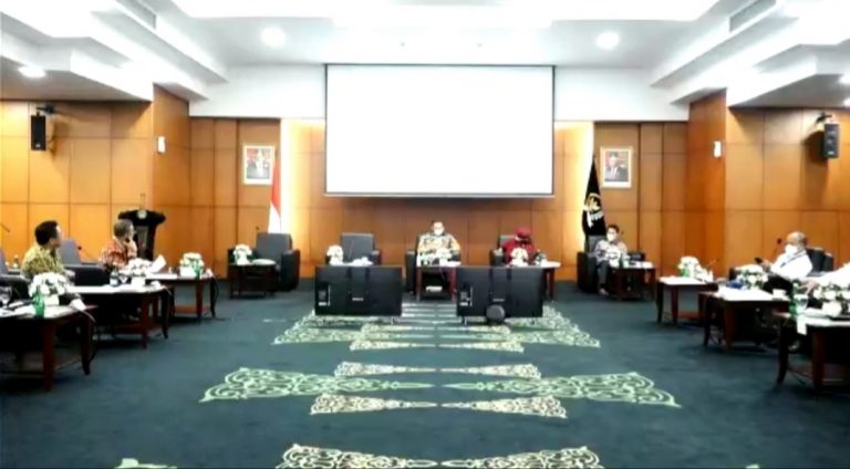 Focus group discussion (FGD) bekerjasama dengan Brain Society Center (BS Center) dengan tema “Booming dan Krisis Industri Asuransi Dalam Perspektif UUD 1945 & Pancasila ” pada Rabu (8/9/2021)