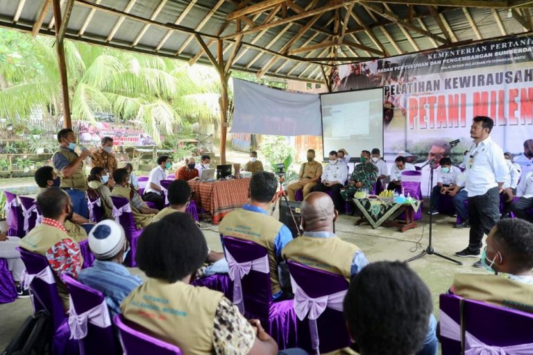 Kementan Menggelar Pelatihan kewirausahaan untuk petani milenial di Sorong Papua Barat