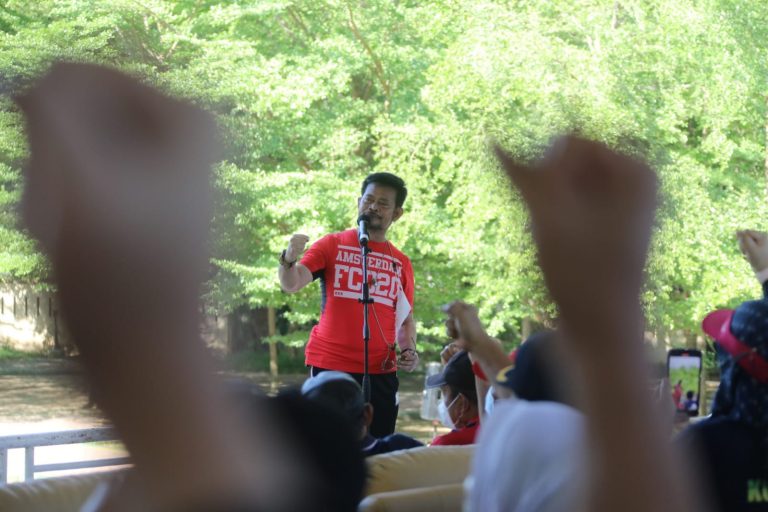 Penyuluh pertanian se-Sulawesi Selatan bertemu dengan Menteri Pertanian Syahrul Yasin Limpo di Taman Pakui Sayang, Kota Makassar, Selasa 5 Oktober 2021.