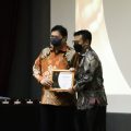 Capai Penyaluran KUR Pertanian Tertinggi 2021, Menko Airlangga Berikan Penghargaan Kepada Kementan