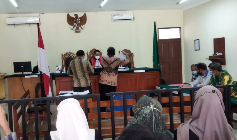 Sidang lanjutan praperadilan penutupan jalan Hauling Km 101 Tapin, di Pengadilan Negeri Banjarmasin, Kamis (20/1/2022).