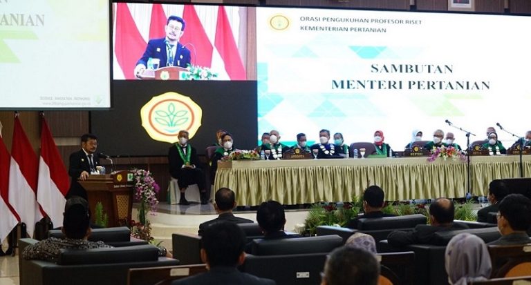 Menteri Pertanian Syahrul Yasin Limpo (Mentan SYL) saat hadir dalam pengukuhan Fadjry Djufry sebagai Profesor Riset Kementerian Pertanian, di Bogor, Selasa (25/01/2022).