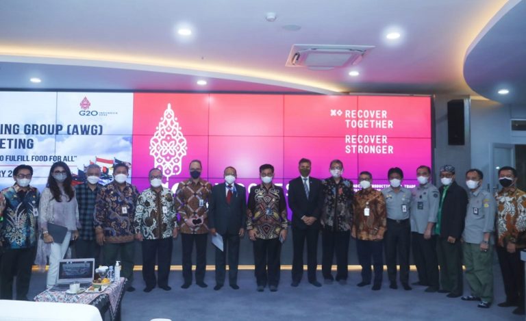 Menteri Pertanian Syahrul Yasin Limpo saat memimpin langsung kegiatan, di ruang Agriculture War Room (AWR), Kantor Pusat Kementan, Ragunan, Jakarta Selatan Kamis (27/1/2022).