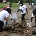PT Jamkrindo, kembali melakukan penghijauan di Ciletuh Palabuhanratu Unesco Global Geopark (CPUGGp) dan pembersihan sampah di Pantai Palangpang pada Minggu, (6/2/2022).