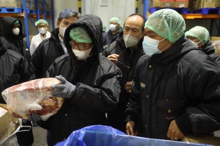 Menteri Pertanian Syahrul Yasin Limpo (SYL) lanjut melakukan inspkesi ke Cold Storage atau Tempat Penyimpanan daging beku milik PT. Indoguna Utama di wilayah Pondok Bambu Jakarta Timur.
