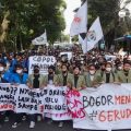 Mahasiswa Demo di Istana 11 April, Demokrasiana Institute: Menyampaikan Pendapat Dijamin Konstitusi,...