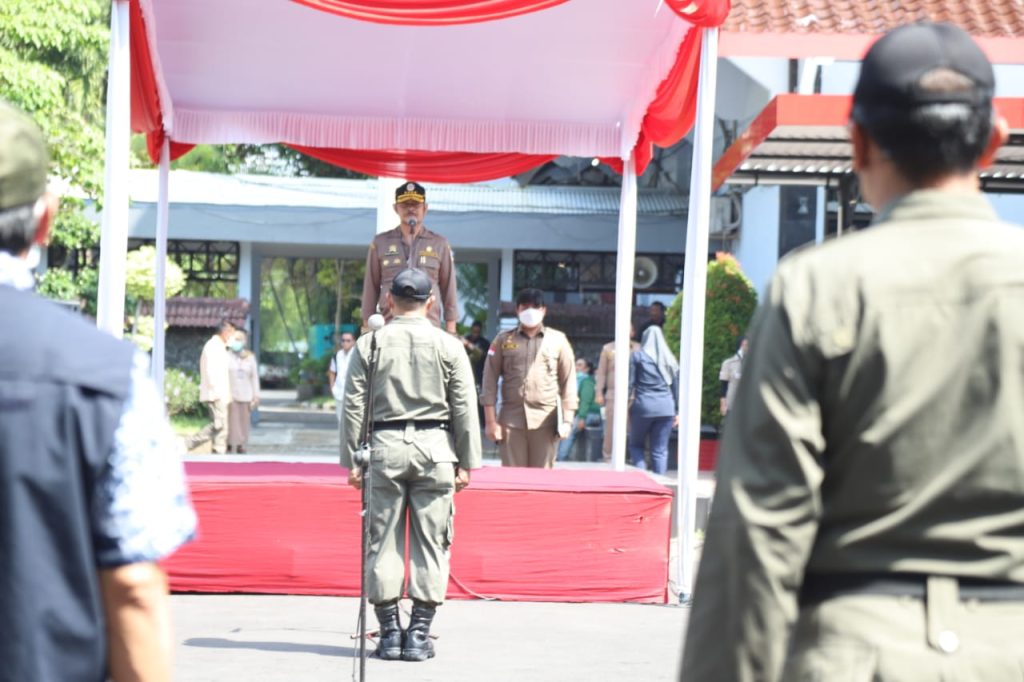 Menteri Pertanian Syahrul Yasin Limpo (Mentan SYL) memimpin Vaksinasi Perdana dan Apel Siaga Penyakit Mulut dan Kuku (PMK) di Jawa Tengah.
