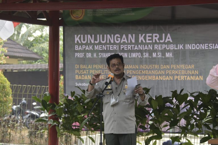 Menteri Pertanian Syahrul Yasin Limpo (Mentan SYL) dalam kunjungan kerjanya ke Balai Penelitian Tanaman Industri (Balitri) di Sukabumi, Kamis (28/7/2022).