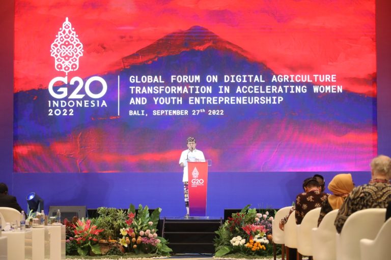 Gubernur Bali, Wayan Coster pada di Global Forum on Digital Agriculture Transformation in Accelerating Women and Youth Entrepreneurship,  dihelat di Denpasar, Bali, 27-29 september 2022.