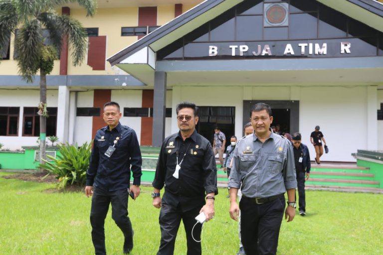 Menteri Pertanian Syahrul Yasin Limpo (Mentan SYL) melakukan kunjungan kerja ke Balai Pengkajian Teknologi Pertanian (BPTP) Jawa Timur