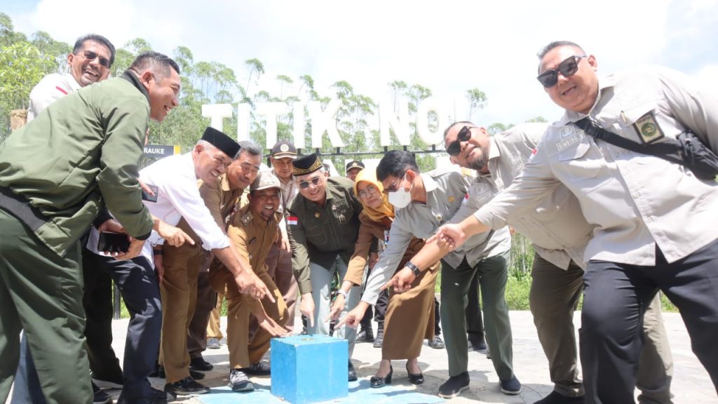 Wakil Menteri Pertanian (Wamentan), Harvick Hasnul Qolbi meninjau lokasi Titik Nol Ibu Kota Negara (IKN Nusantara) di Kecamatan Sepaku, Kabupaten Penajam Paser Utara, Kalimantan Timur.