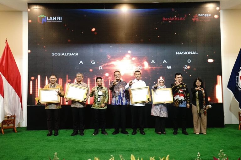 Lembaga Administrasi Negara (LAN RI) memberikan penghargaan Training Rate Award kepada Kementerian Pertanian (Kementan)