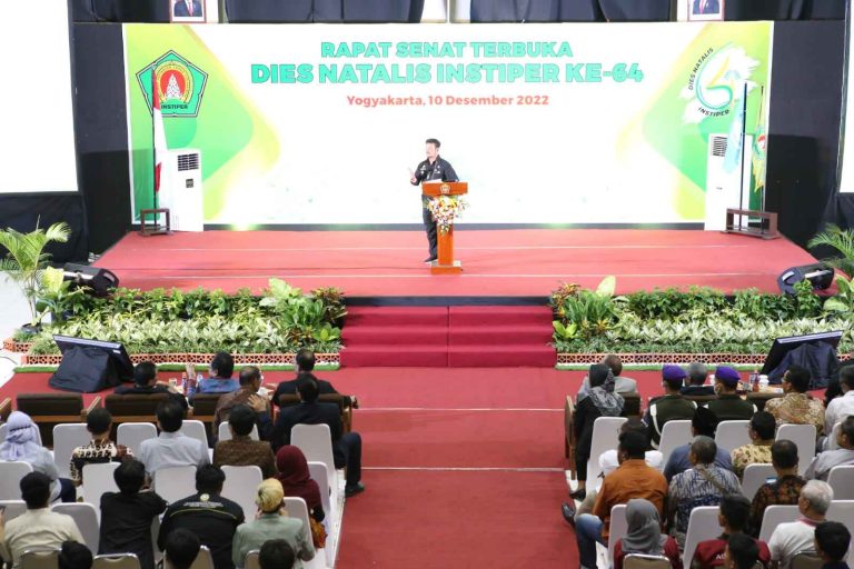 Mentan Syahrul Yasin Limpo saat menjadi keynote speaker acara Dies Natalis Institut Pertanian Stiper (Instiper) Yogyakarta, Sabtu (10/12/2022).