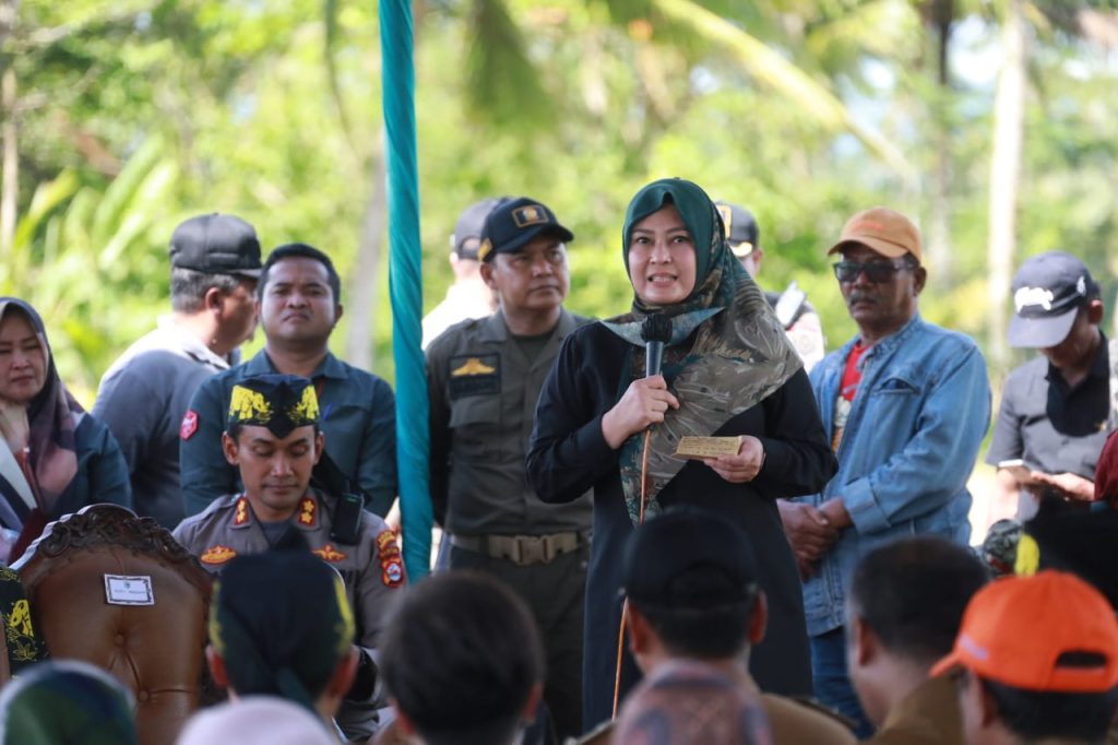 Bupati Pandeglang, Irna Narulita