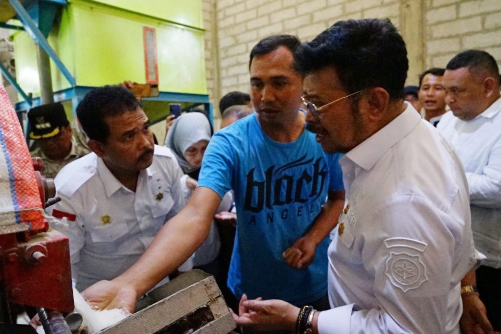 Menteri Pertanian Syahrul Yasin Limpo (Mentan SYL) cek ketersediaan dan pasokan beras di Kecamatan Sukakarya, Kabupaten Bekasi, Jawa Barat.