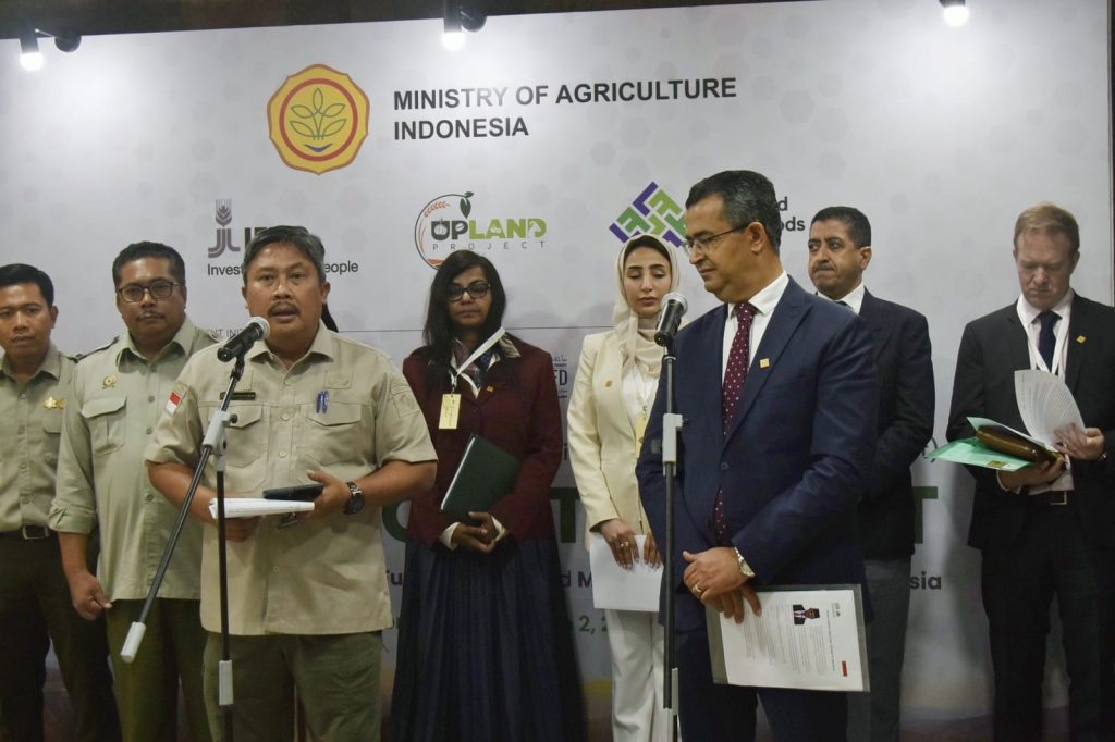 Dirjen Hortikultura, Prihasto Setyanto dalam pembahasan program The Development of Integrated Farming System In Upland Areas (UPLAND) di Kantor Pusat Kementan Jakarta.