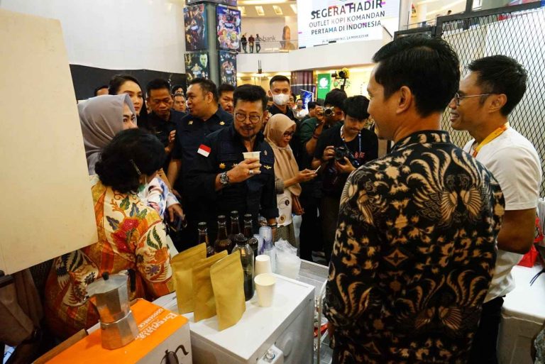 Menteri Pertanian Syahrul Yasin Limpo (Mentan SYL) saat menghadiri Social Creative Coffee Expo sekaligus Launching Kopi Komandan yang digelar di Trans Studio Makasar, Minggu, 12 Maret 2023.