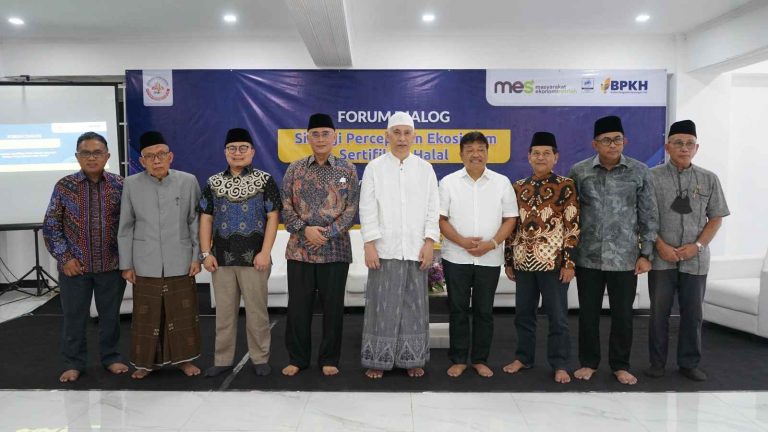 Forum Dialog Sinergi Percepatan Ekosistem Sertifikasi Halal pada Sabtu, (15/4/2023) yang bertempat di Aula Pondok Pesantren Bahrul Maghfiroh Malang, Jawa Timur.