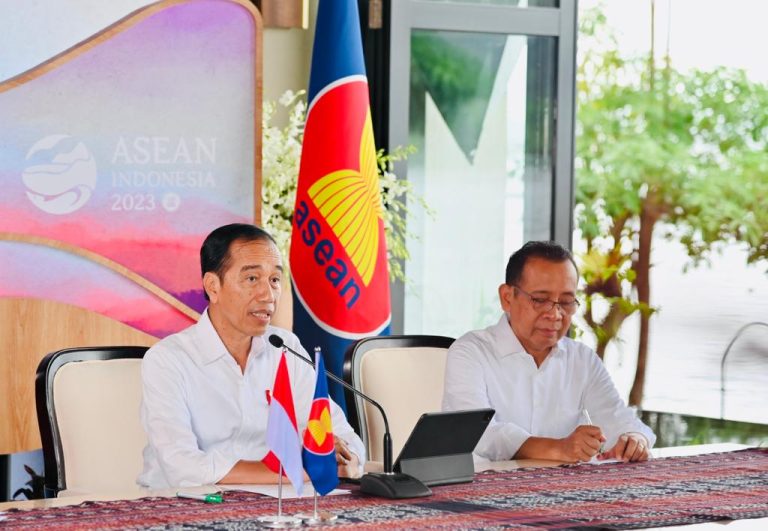 Presiden RI Joko Widodo (Jokowi) menegaskan komitmen pemerintah untuk terus memperkuat perlindungan terhadap warga negara Indonesia (WNI).