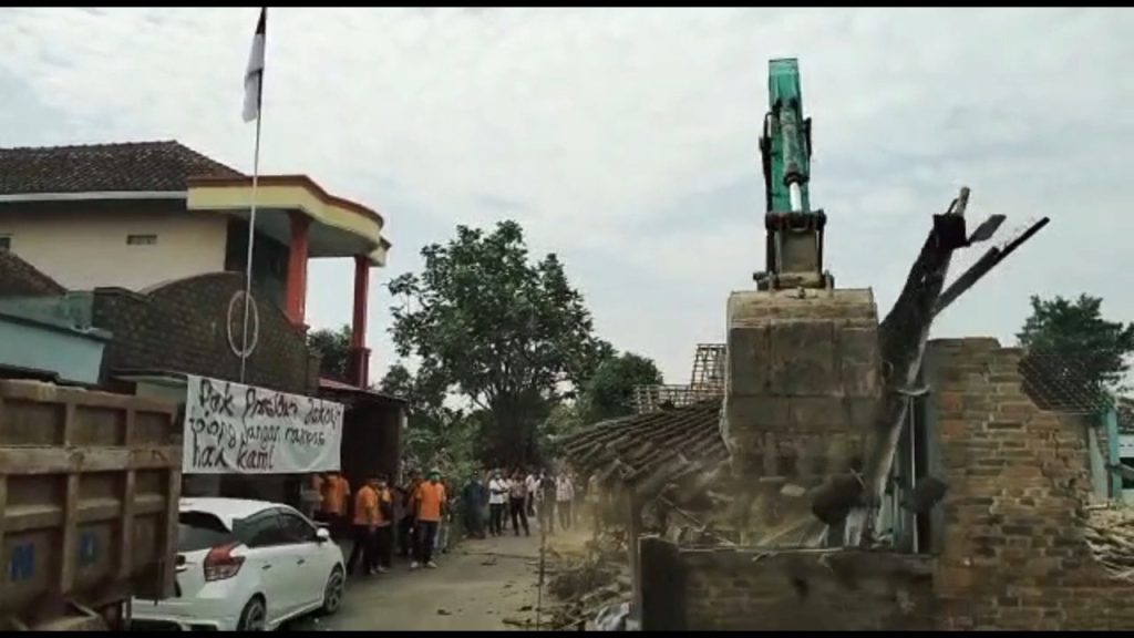 Eksekusi Paksa Rumah Warga terdampak pembangunan tol Solo-Jogja di desa Pepe, Klaten, Jawa Tengah (IST)