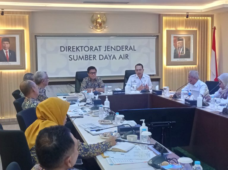 Kementerian Pertanian (Kementan) bersama Kementerian PUPR menggelar rapat koordinasi terkait infrastruktur irigasi pertanian, yang dihadiri Dirjen PSP Kementan, Dirjen Sumber Daya Air (SDA) KemenPUPR, berserta jajarannya.