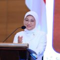 Menaker Ida Fauziyah Pastikan Upah Minimum 2024 Naik