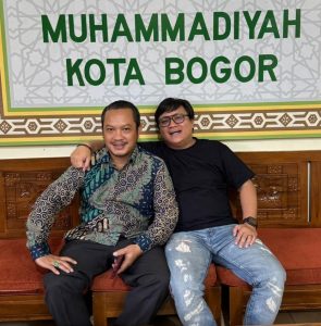 Kepala Kantor Pelayanan Pemenuhan Gizi Bogor, haidir (kiri).