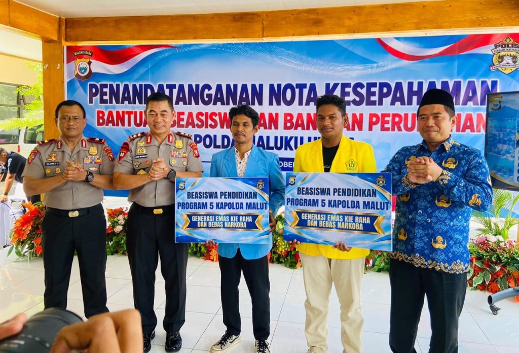 Penandatanganan MoU Bantuan Beasiswa Generasi Emas Kie Raha pada Rabu (28/10/2026). Istimewa